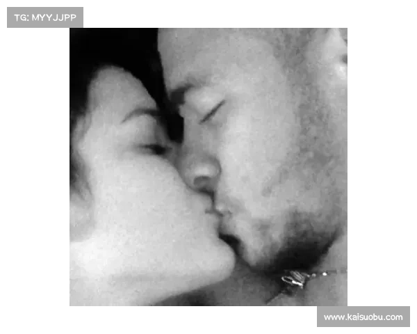 如何通过社交媒体和公开资料了解内马尔女友布鲁娜的职业与工作动态